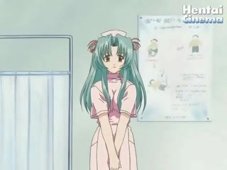 Sexy hentai verpleegster decides naar helpen haar meester en probeert naar
